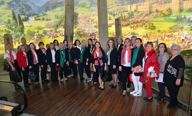 Bursa T&uuml;rk Anneler Derneği'nden 'Cumhuriyetin 100. Yılında Sanatta Kadın' s&ouml;yleşisi 