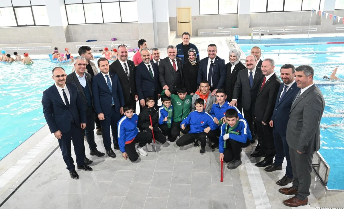 Mustafakemalpaşa'da k&uuml;lt&uuml;r, sanat ve spor tek merkezde buluştu