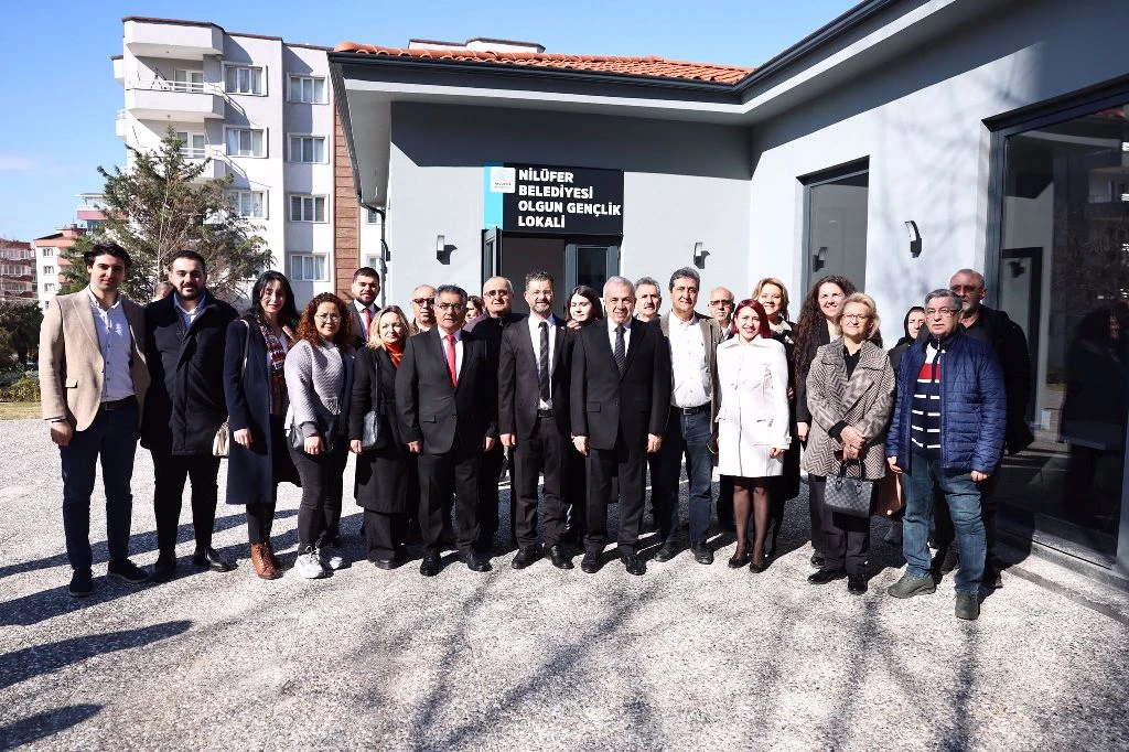 Şadi &Ouml;zdemir Cumhuriyet Mahallesi&rsquo;nde vatandaşı dinledi