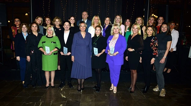 Bursa'nın &ouml;nde gelen STK'sı BUSADER ailesi iftarda buluştu 