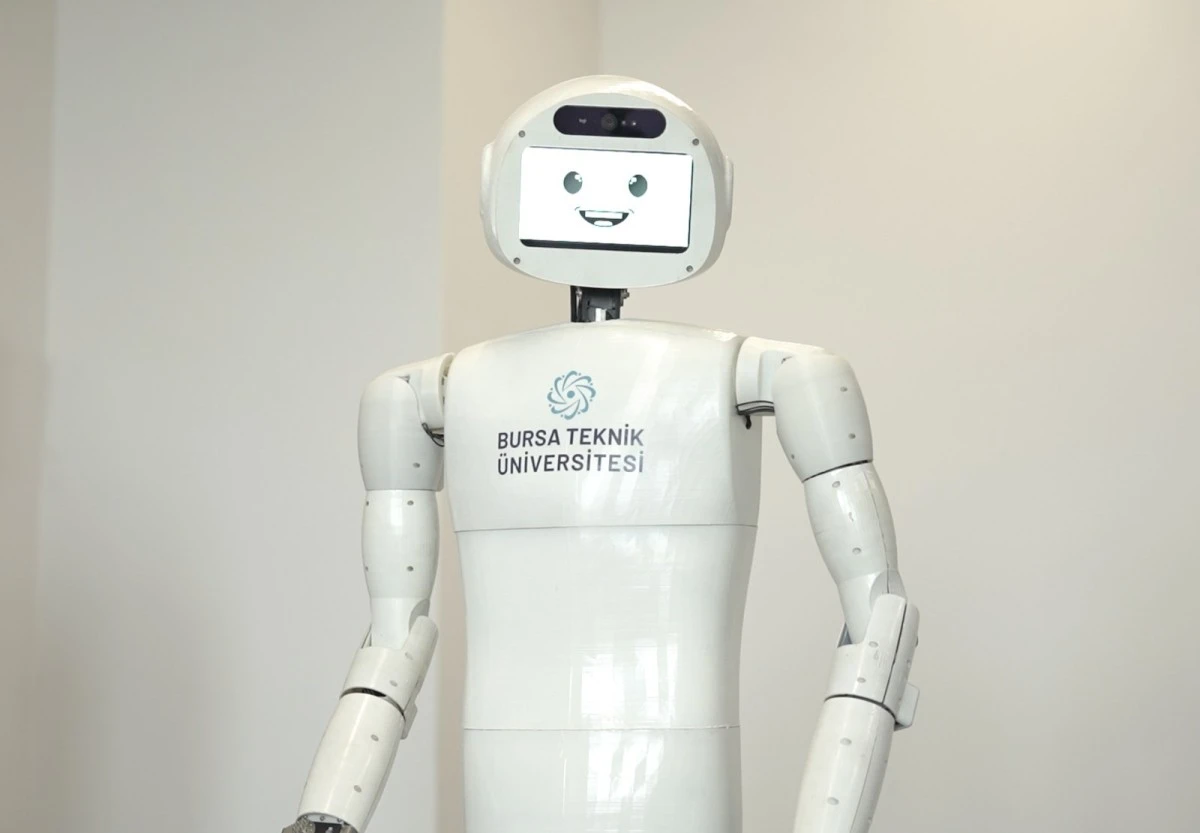 BT&Uuml;&rsquo;de yapay zek&acirc; destekli insansı robot geliştirildi