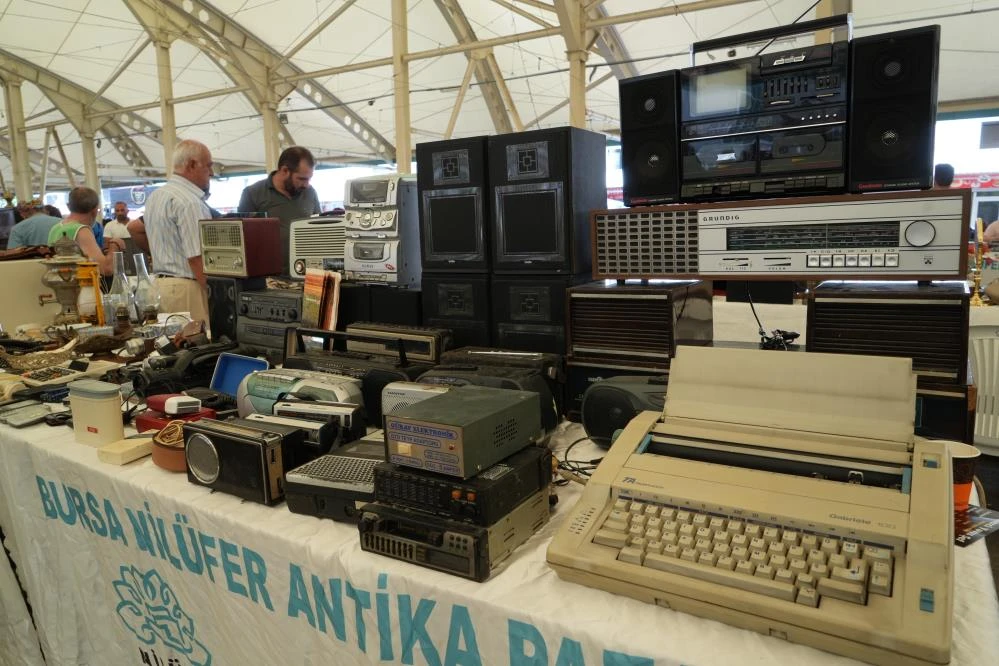 T&uuml;rkiye'nin antikacıları Bursa'da buluşmaya devam ediyor!