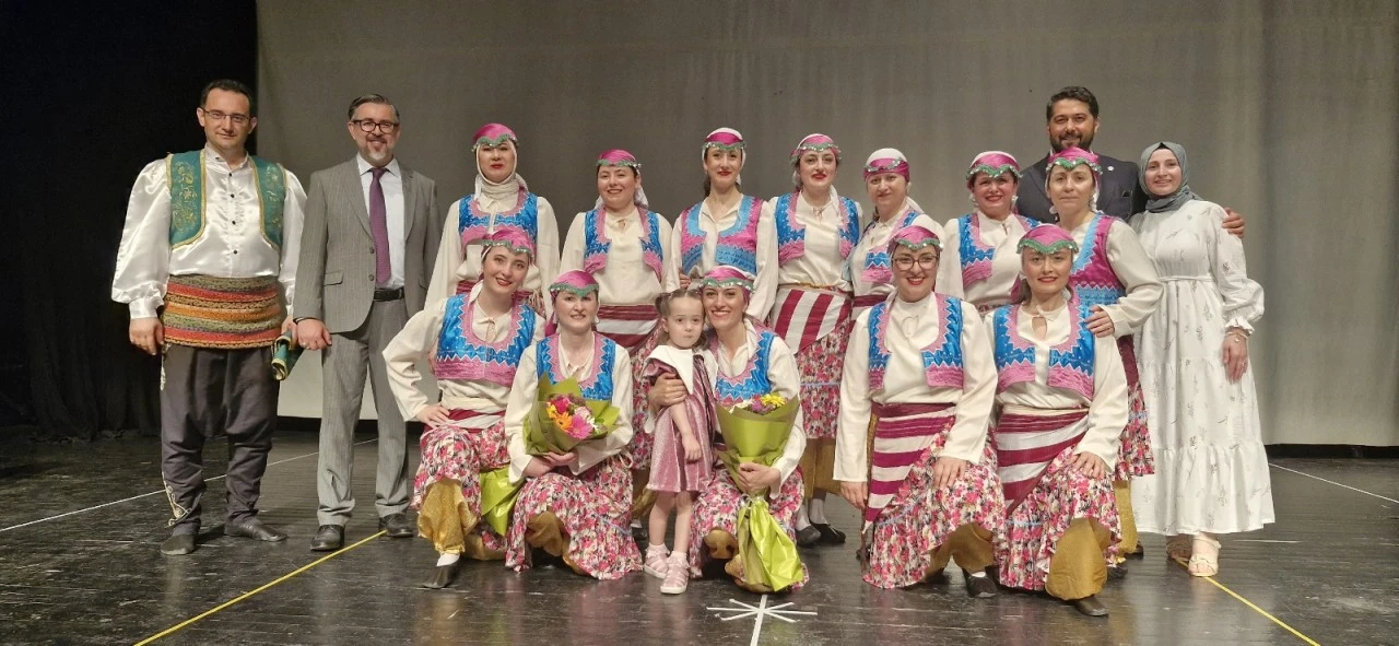 T&uuml;rk Eğitim-Sen'den 'Dizelerden ezgilere adım adım Anadolu'