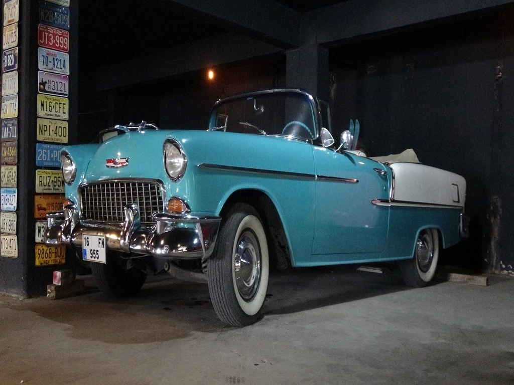 Amerikan arabalarının en güzel örnekleri Bursa'da 