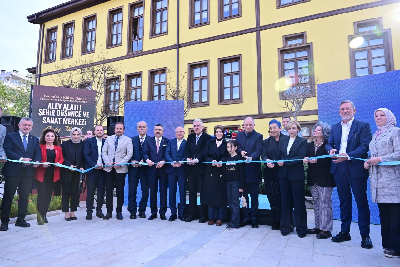 Alev Alatlı Şehir, D&uuml;ş&uuml;nce ve Sanat Merkezi a&ccedil;ıldı