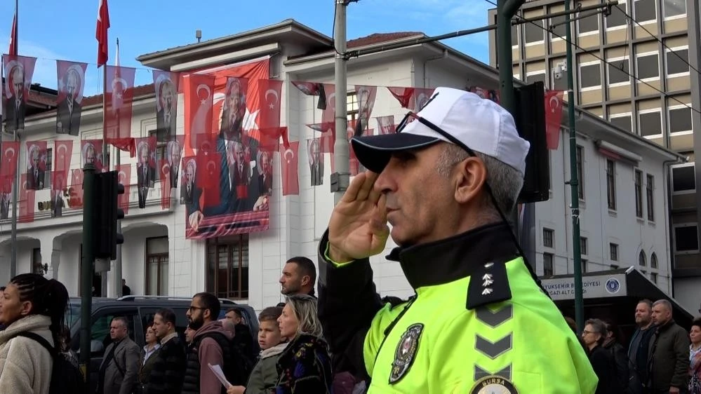 Atat&uuml;rk, ebediyete intikalinin 87. yılında Bursa'da t&ouml;renlerle ve duygusal anlarla anıldı