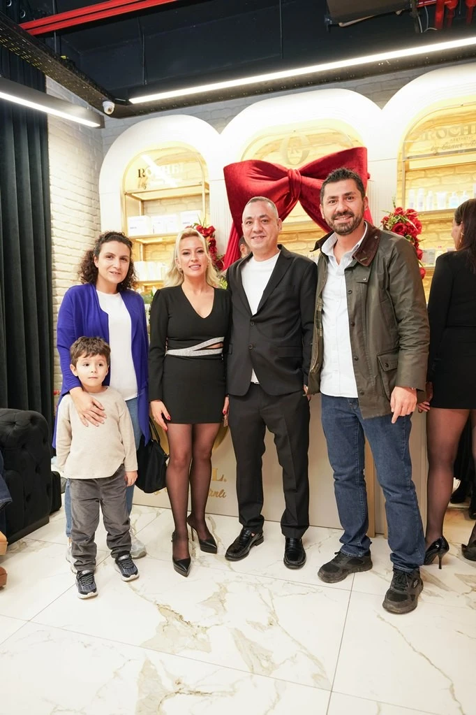 Nil&uuml;fer&rsquo;de şık a&ccedil;ılış