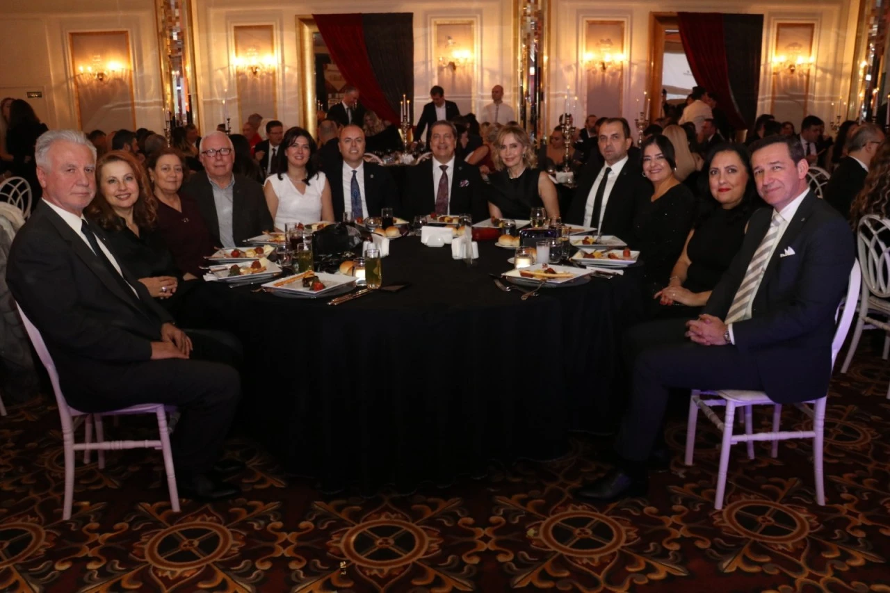 BALKANTÜRKSİAD üyelerinden yeni yıl buluşması