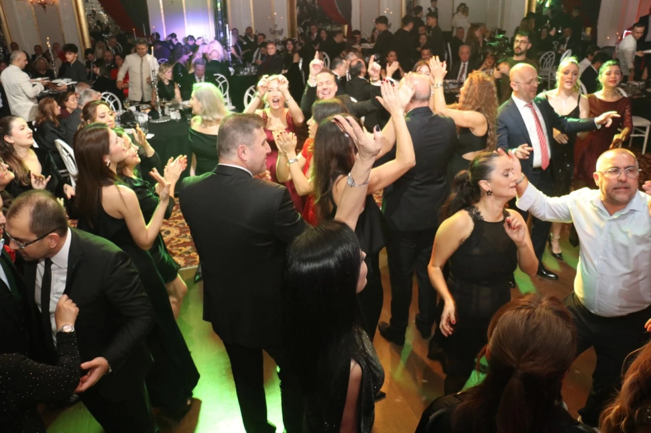 BALKANTÜRKSİAD üyelerinden yeni yıl buluşması