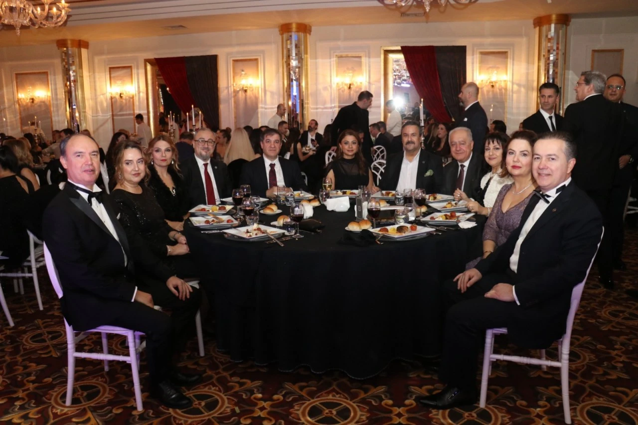 BALKANTÜRKSİAD üyelerinden yeni yıl buluşması