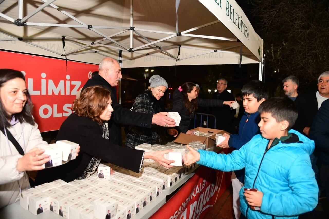 Osmangazi’de Miraç Kandili Bereketi Vatandaşlarla Paylaşıldı