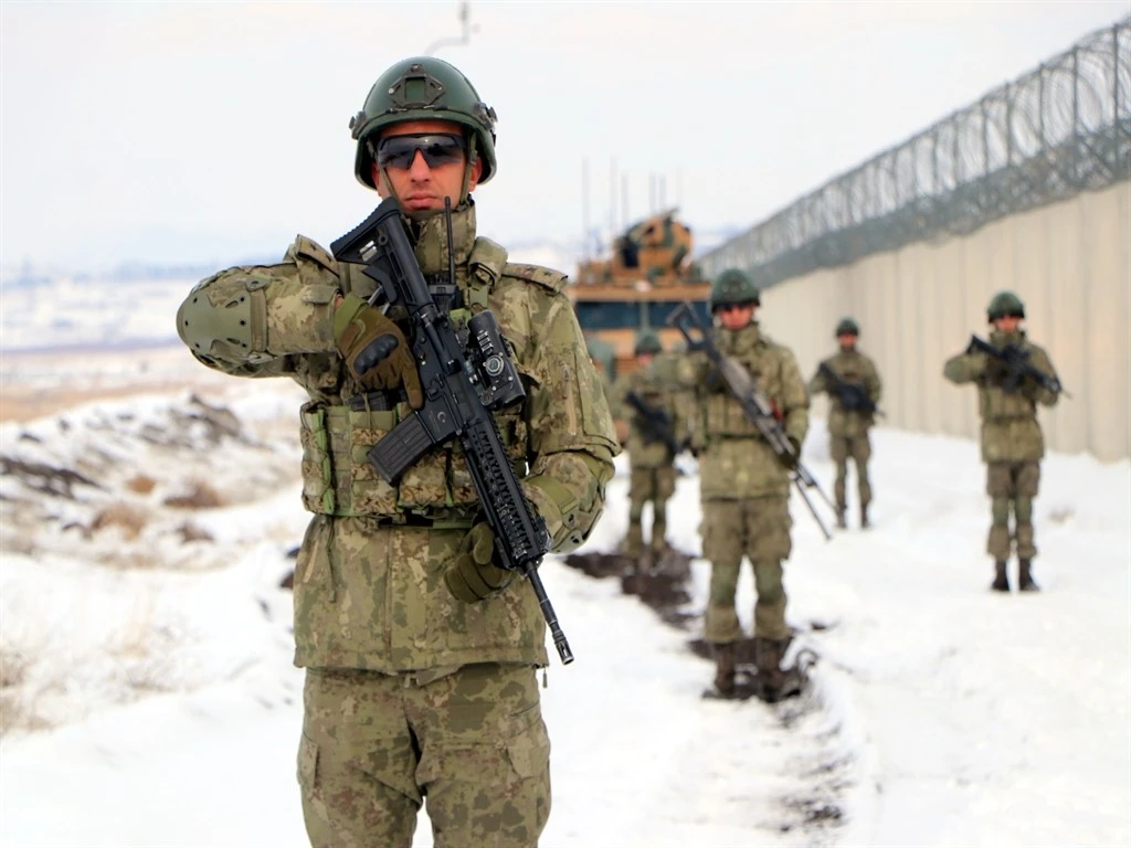 İran sınırında güvenlik en üst seviyede