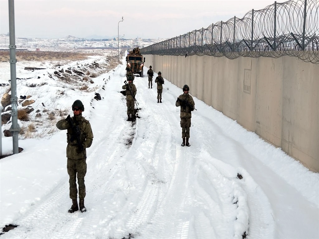 İran sınırında güvenlik en üst seviyede