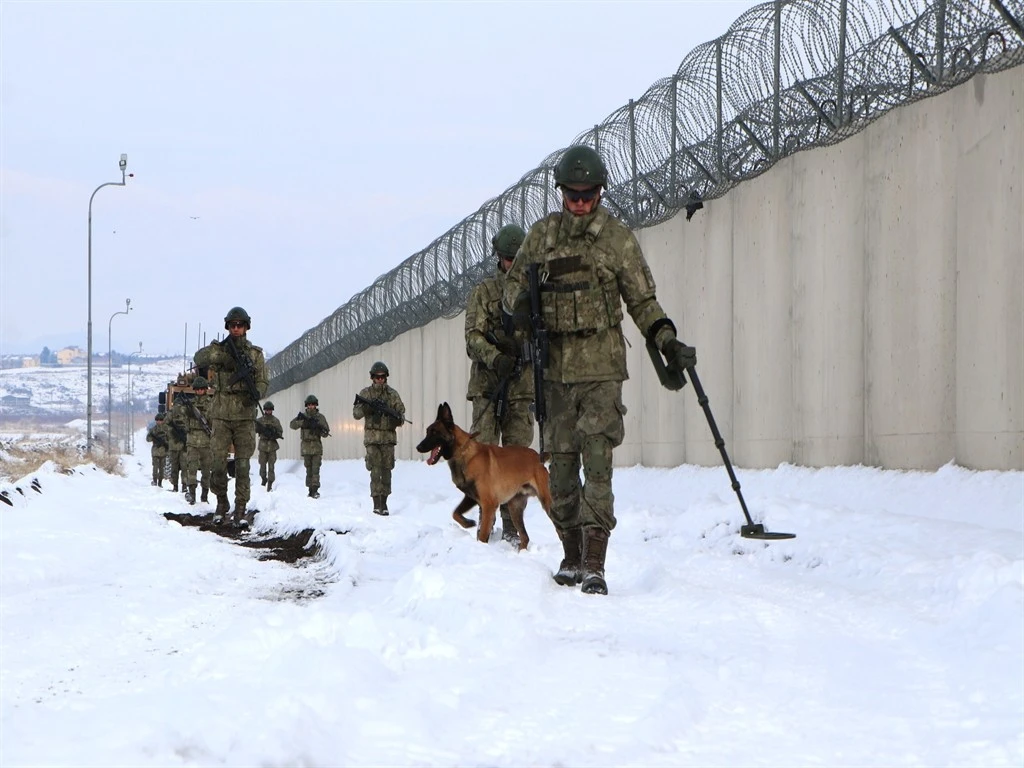 İran sınırında güvenlik en üst seviyede