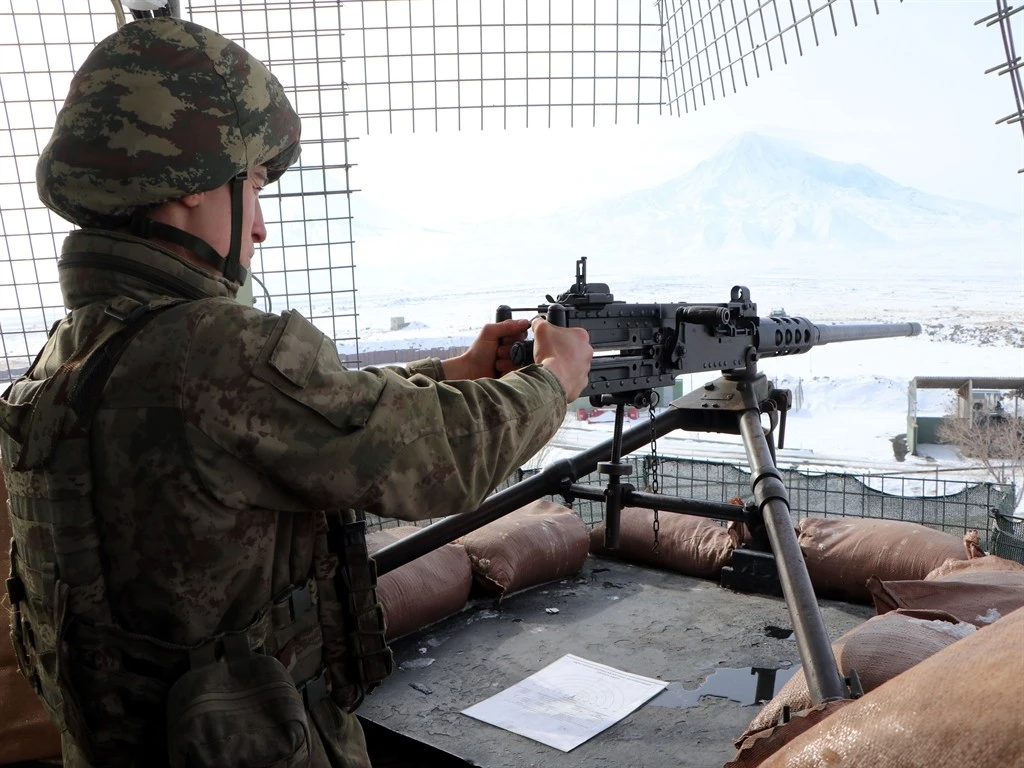 İran sınırında güvenlik en üst seviyede