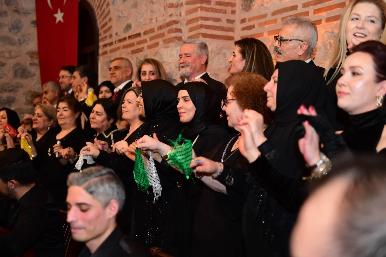Osmangazi Belediyesi’nden türkülerle dolu unutulmaz konser
