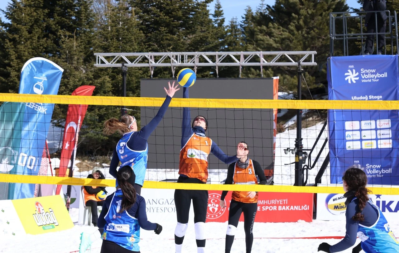 Osmangazi Belediyesi Kar Voleybolu Dünya Turu'na ev sahipliği yapıyor