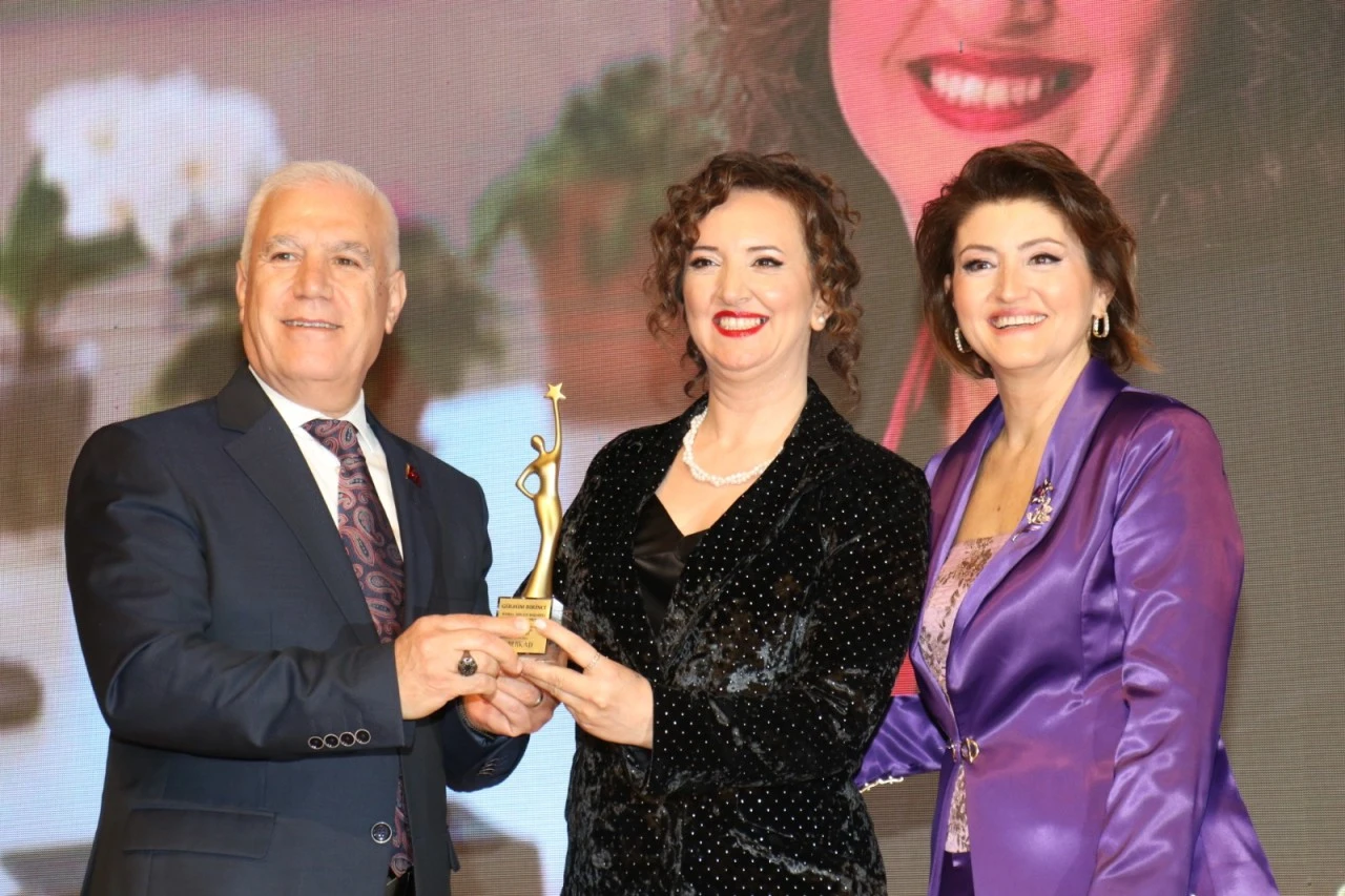 BUİKAD iş yaşamında başarılı kadın ödülleri sahiplerini buldu