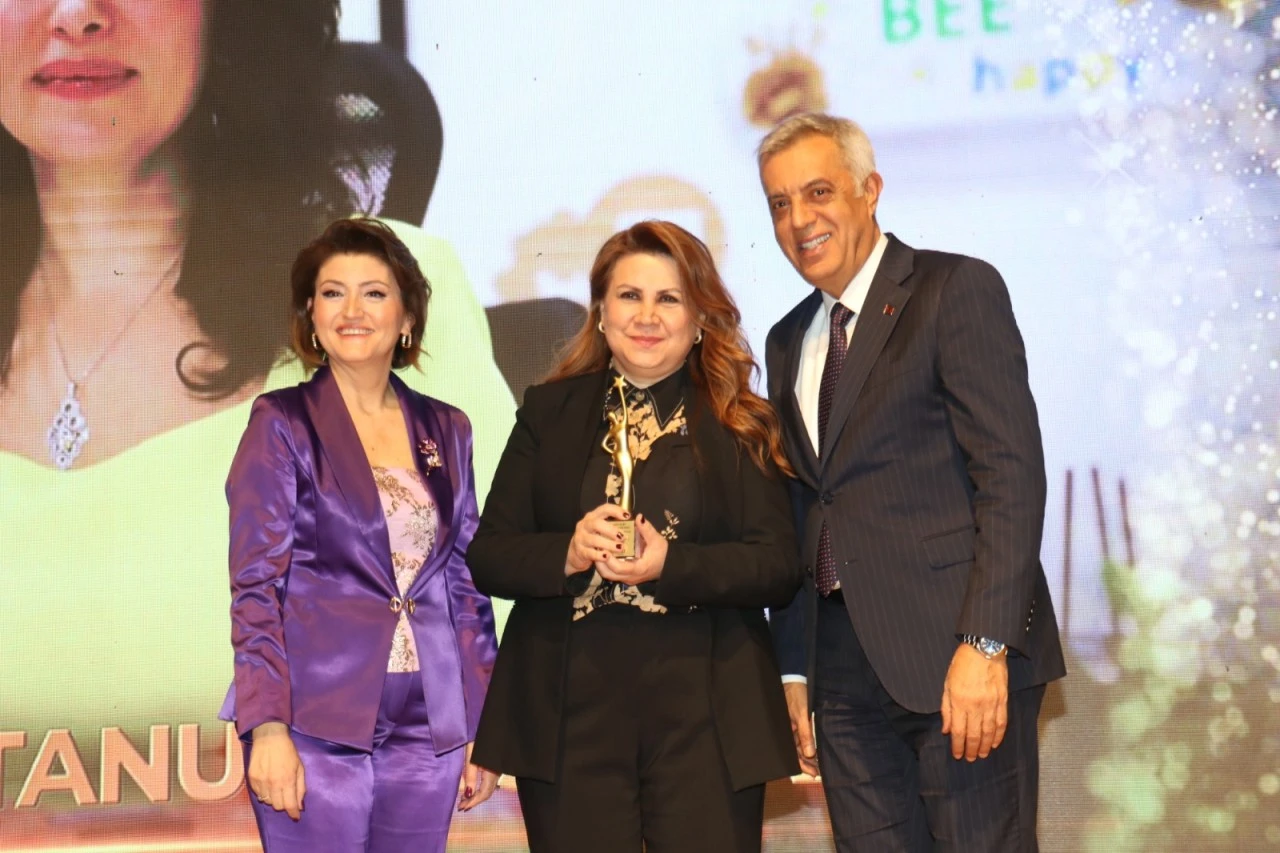 BUİKAD iş yaşamında başarılı kadın ödülleri sahiplerini buldu