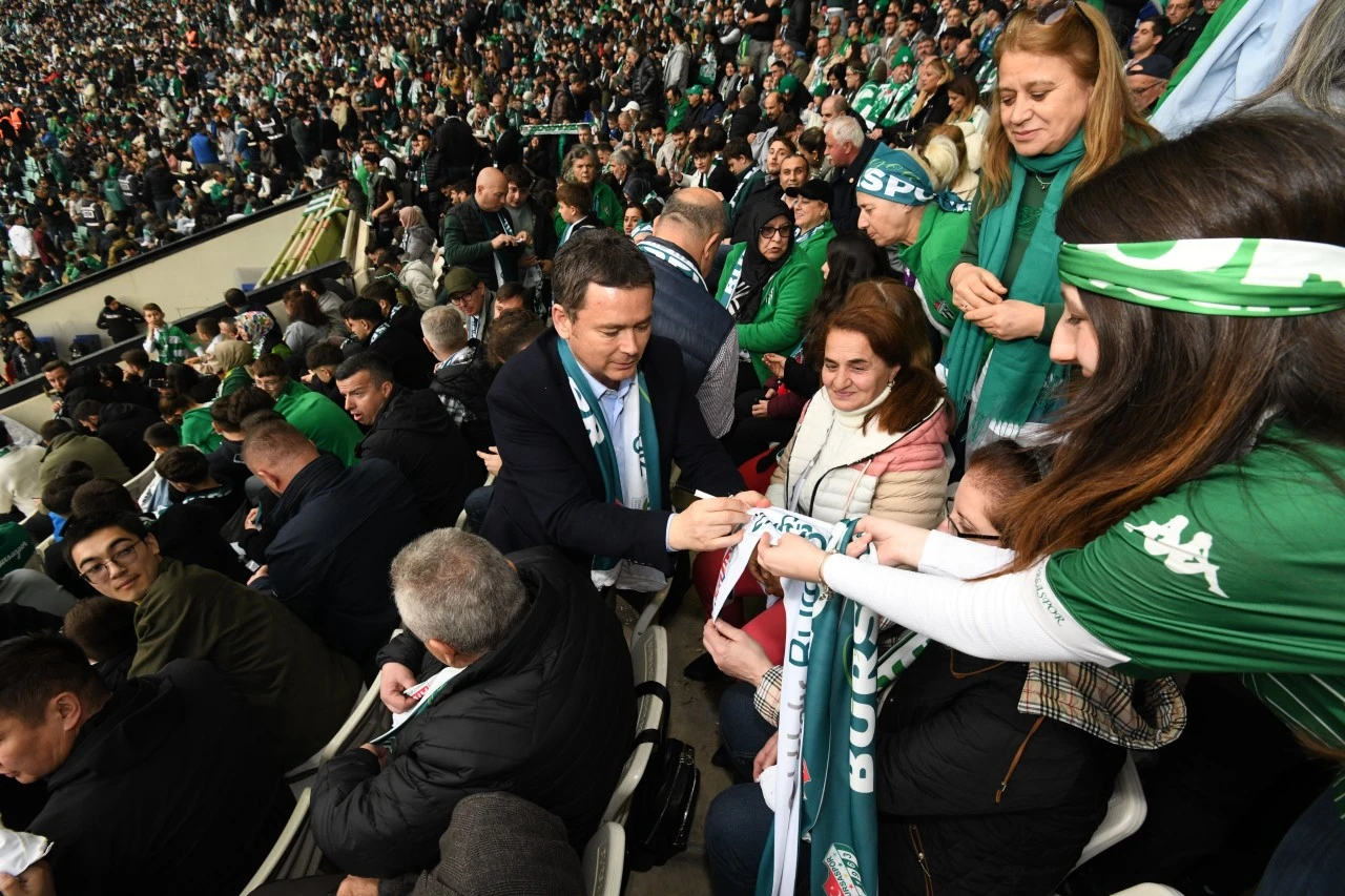 Osmangazi Belediyesi Bursaspor sevdasını sınırların ötesine taşıdı