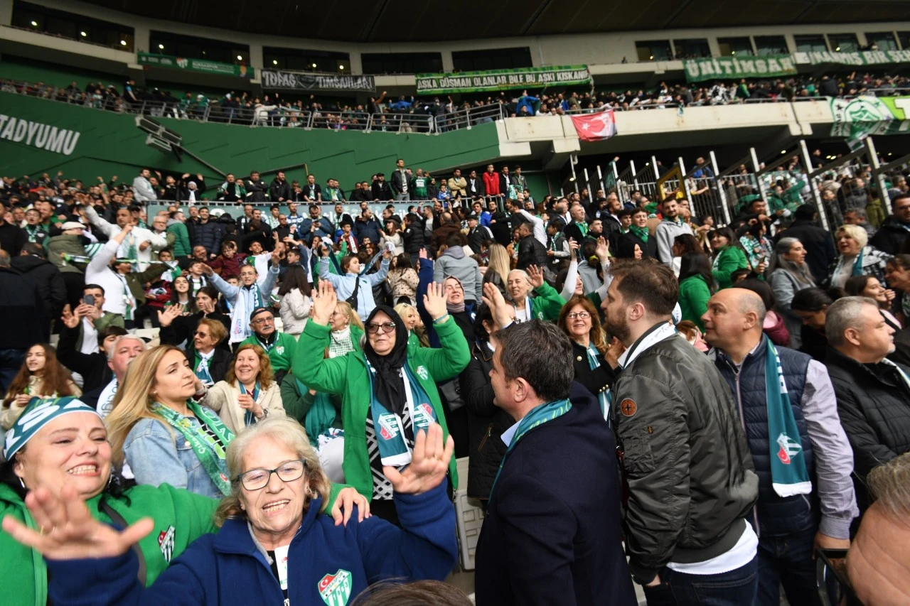 Osmangazi Belediyesi Bursaspor sevdasını sınırların ötesine taşıdı