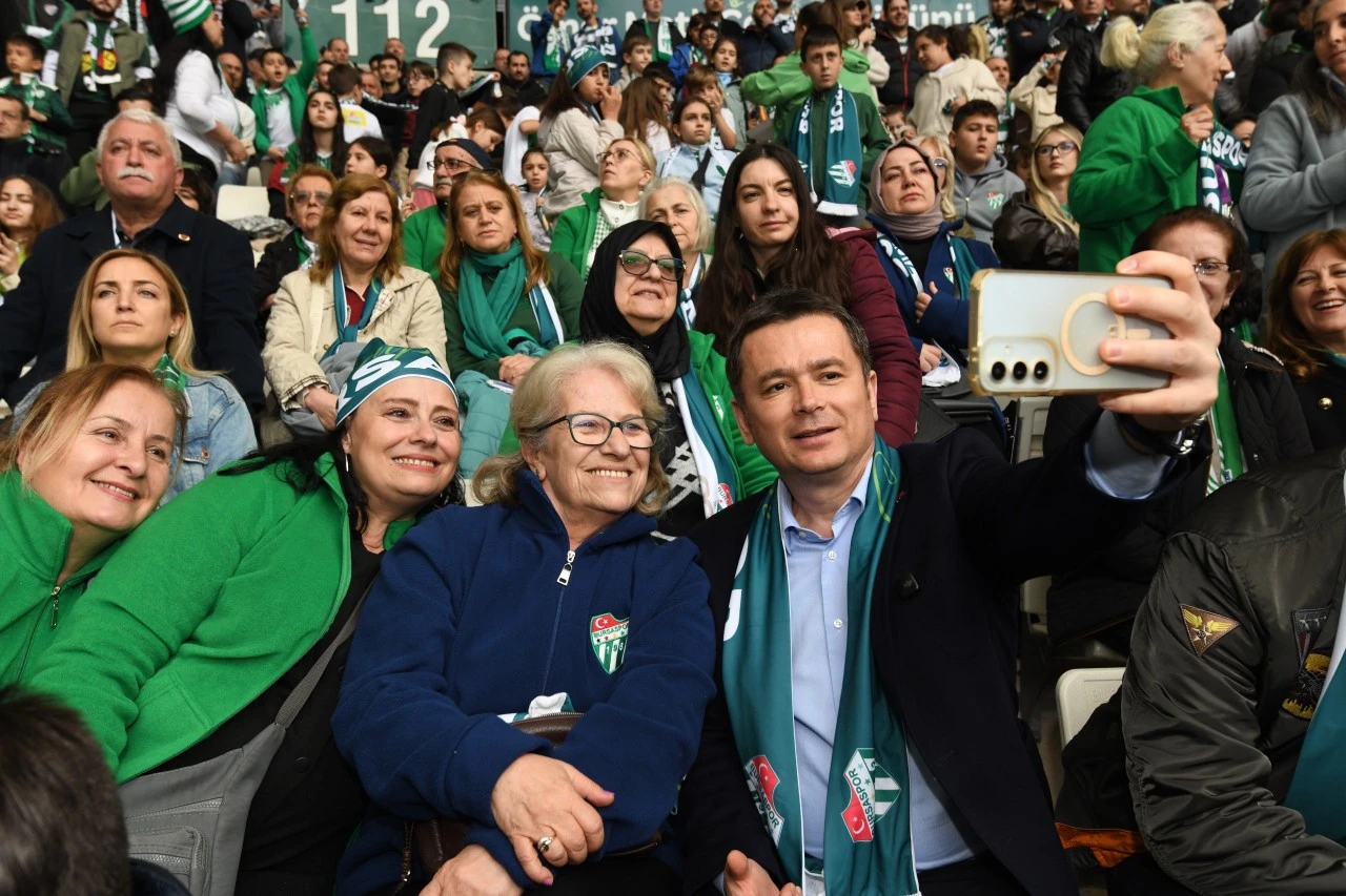 Osmangazi Belediyesi Bursaspor sevdasını sınırların ötesine taşıdı