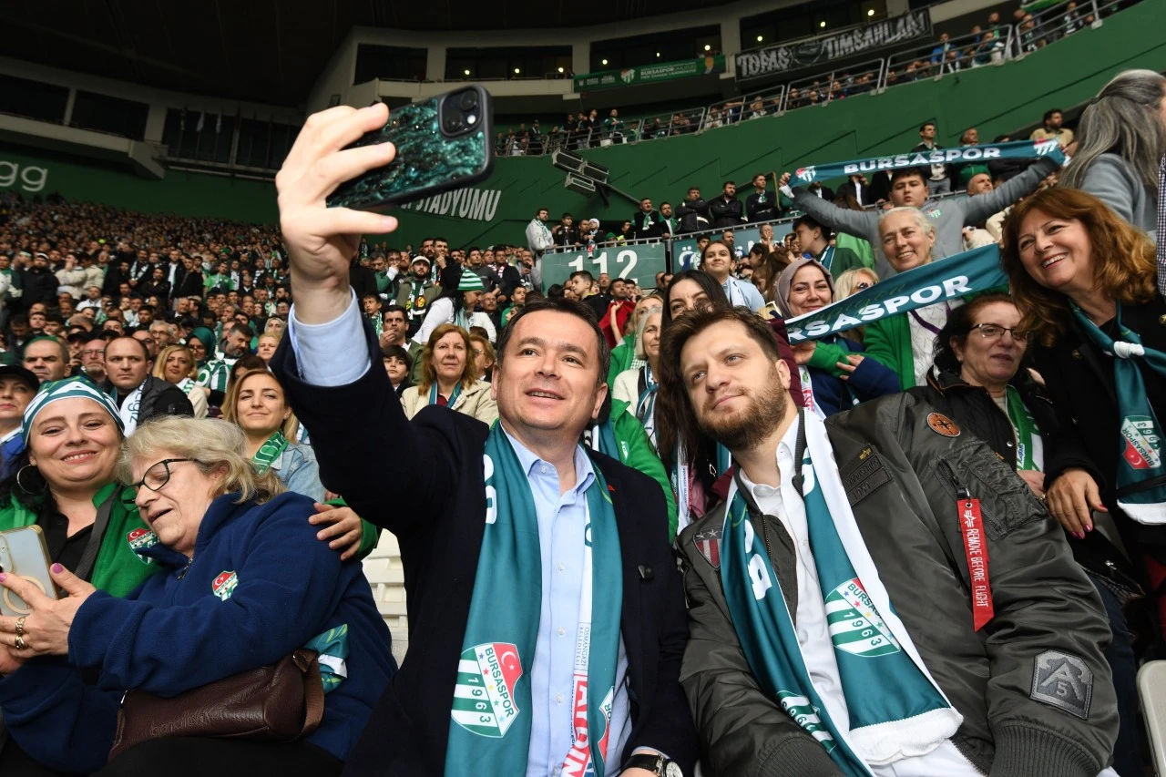 Osmangazi Belediyesi Bursaspor sevdasını sınırların ötesine taşıdı