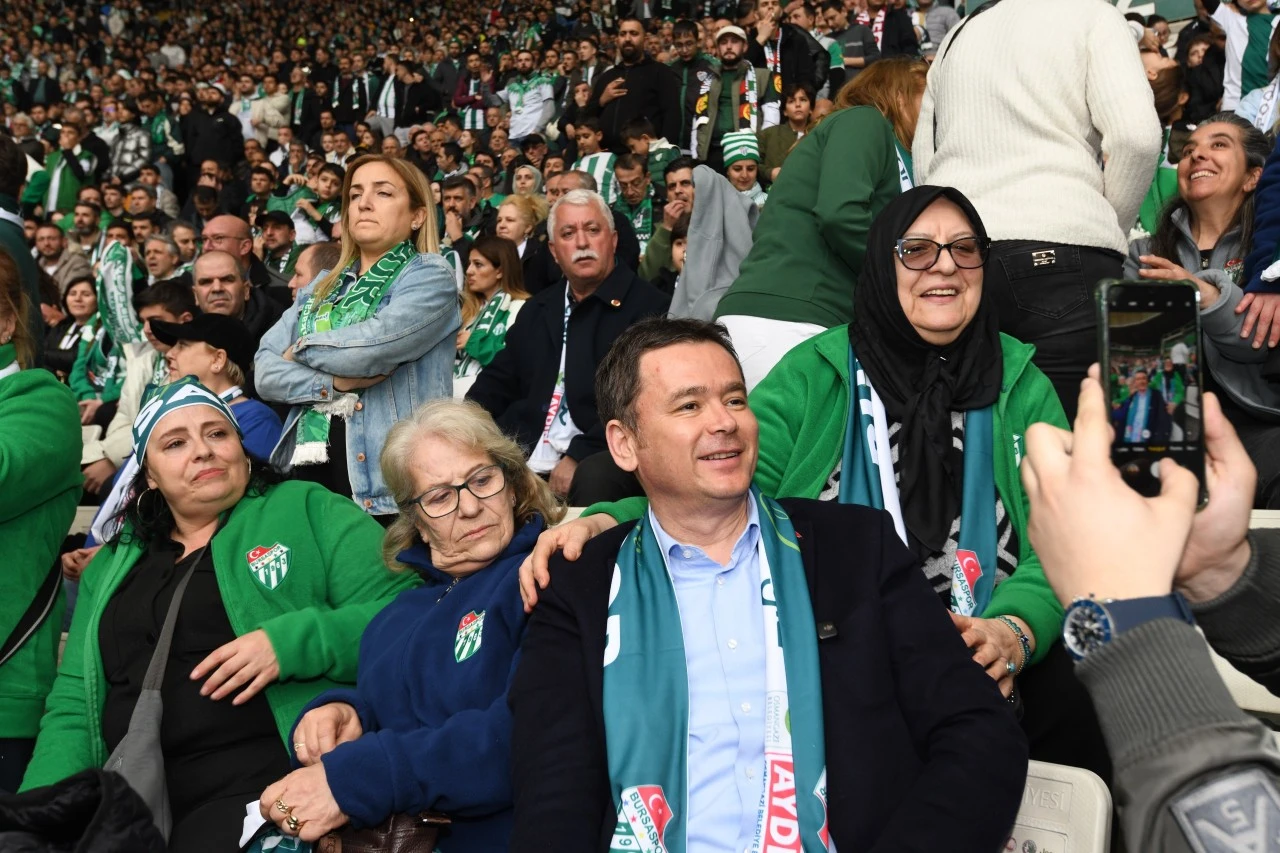 Osmangazi Belediyesi Bursaspor sevdasını sınırların &ouml;tesine taşıdı
