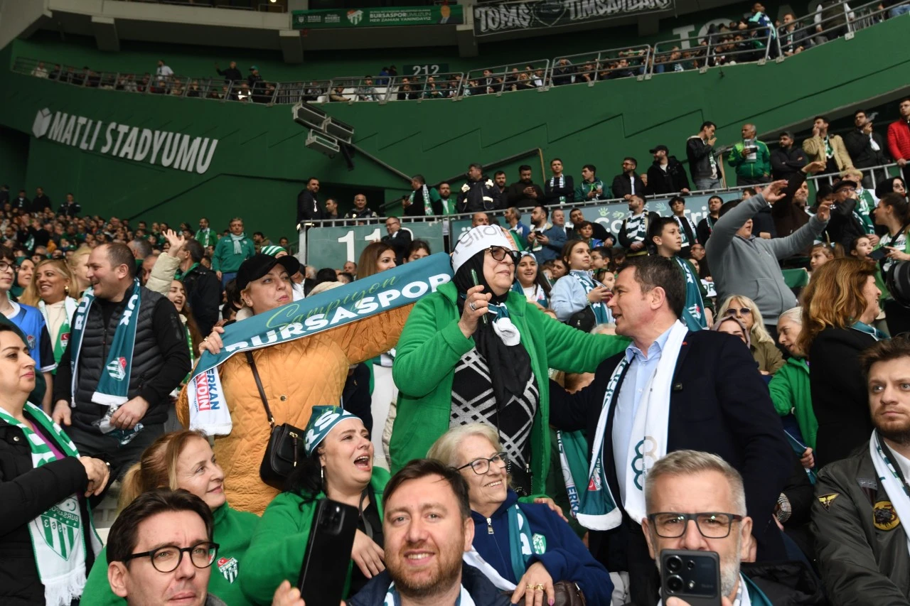 Osmangazi Belediyesi Bursaspor sevdasını sınırların ötesine taşıdı