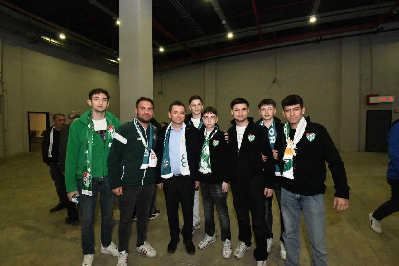 Osmangazi Belediyesi Bursaspor sevdasını sınırların ötesine taşıdı