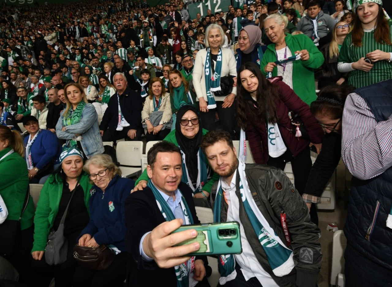 Osmangazi Belediyesi Bursaspor sevdasını sınırların ötesine taşıdı