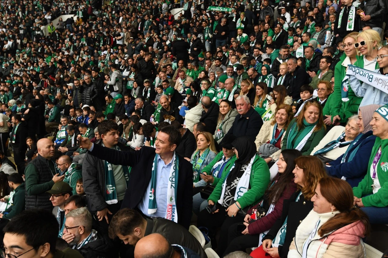 Osmangazi Belediyesi Bursaspor sevdasını sınırların ötesine taşıdı
