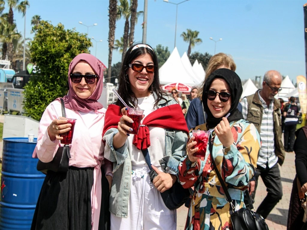 Portakal Çiçeği Karnavalı’nda renkli görüntüler