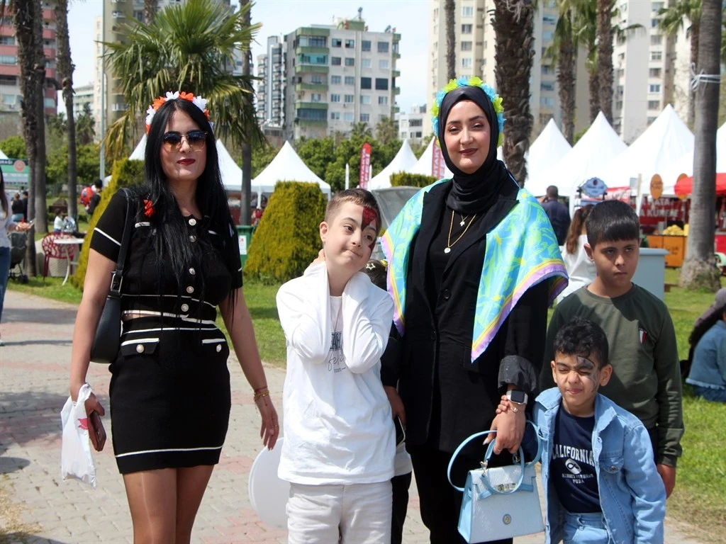Portakal Çiçeği Karnavalı’nda renkli görüntüler