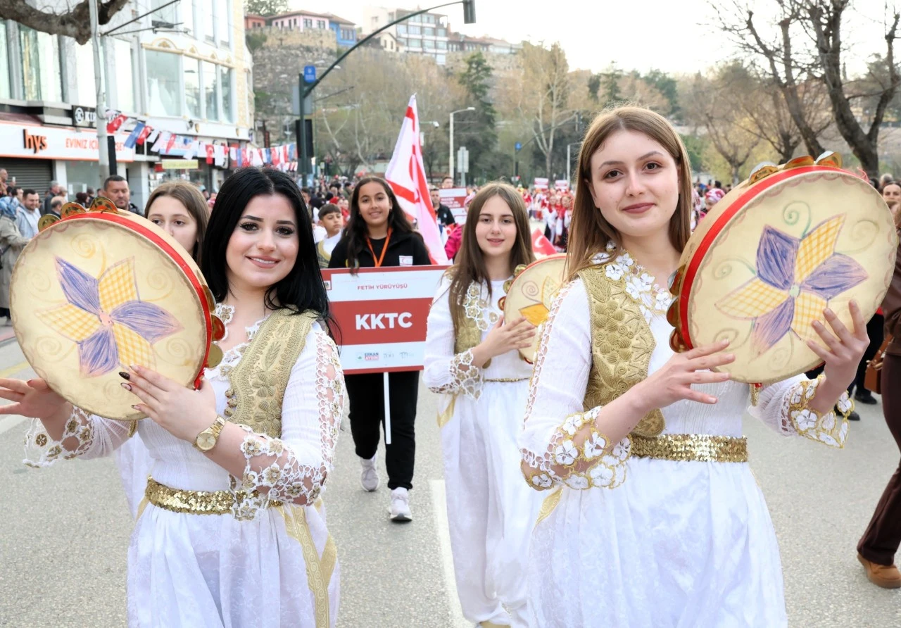 Fetih Ruhu Osmangazi Sokaklarında Yeniden Yankılandı