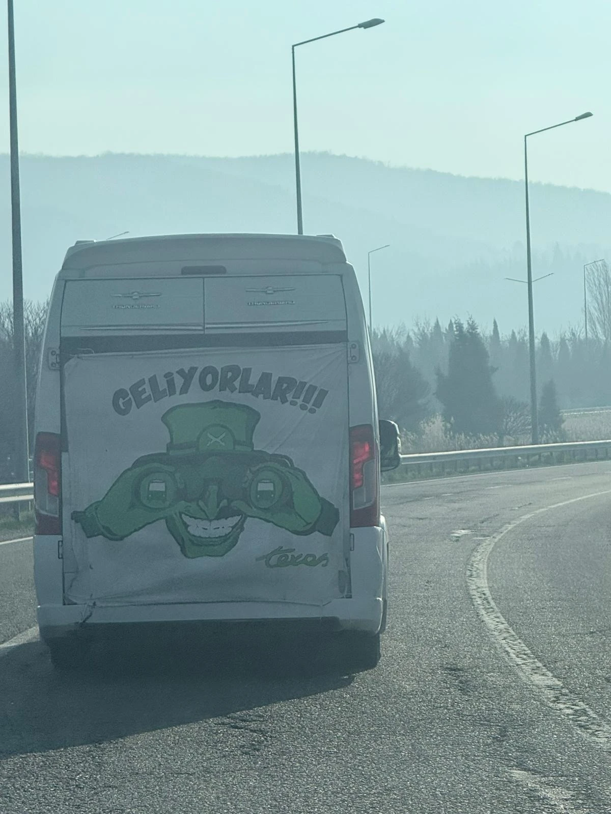 Bursaspor taraftarı 'Akın Var Akın' diyerek Eskişehir yolunda