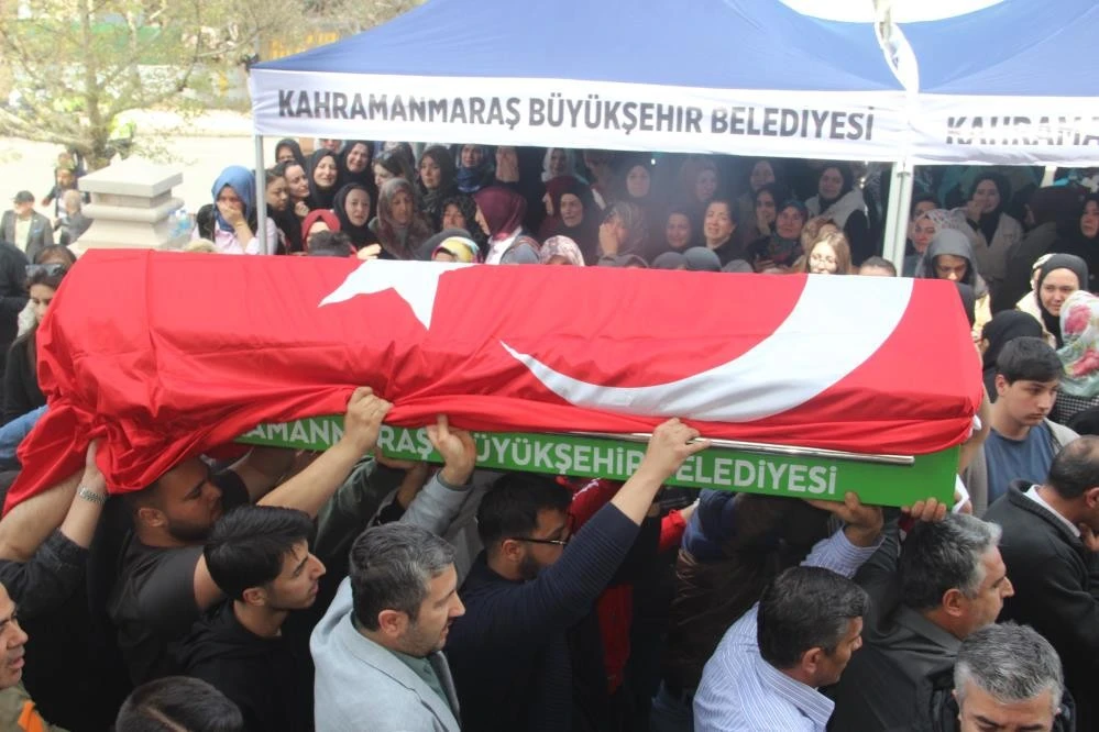 Okul katliamında hayatını kaybeden 4 öğrenci gözyaşları içerisinde uğurlandı