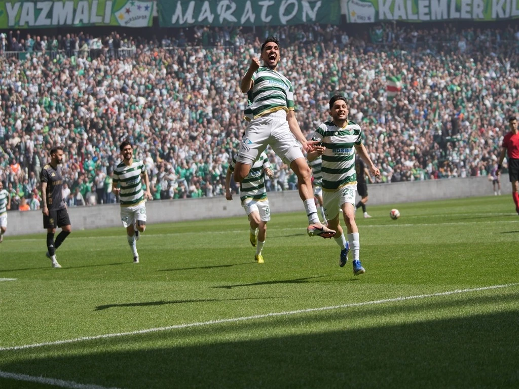 Bursaspor'un şampiyonluk maçından en özel kareler