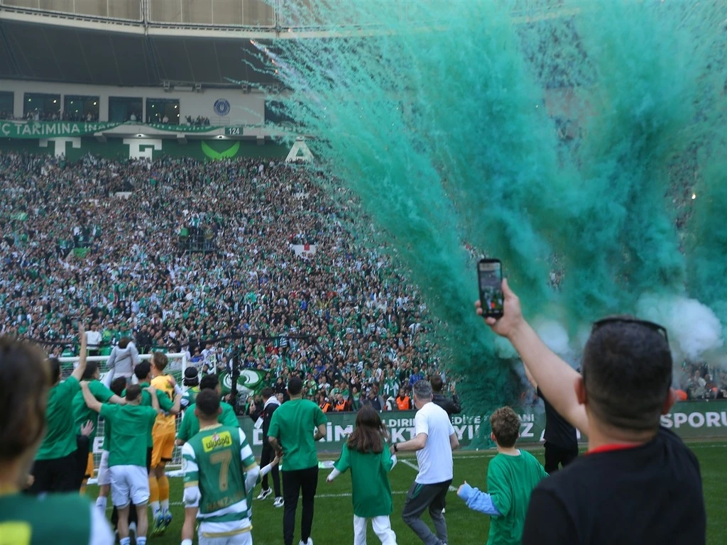 Bursaspor'un şampiyonluk maçından en özel kareler