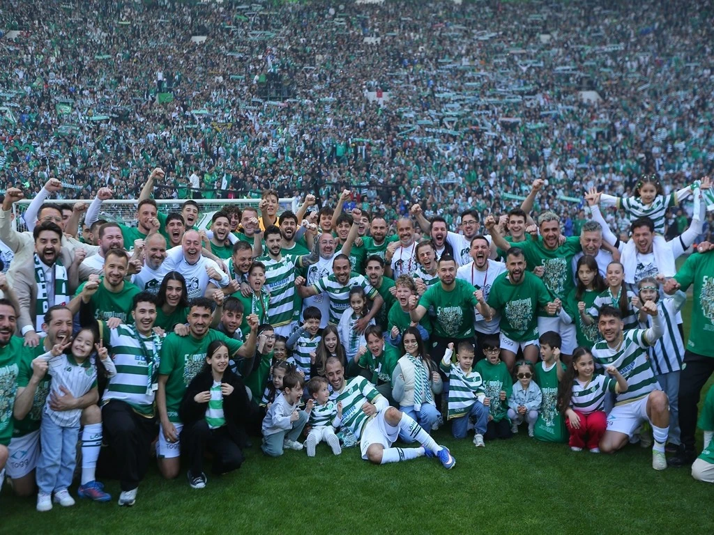 Bursaspor'un şampiyonluk ma&ccedil;ından en &ouml;zel kareler