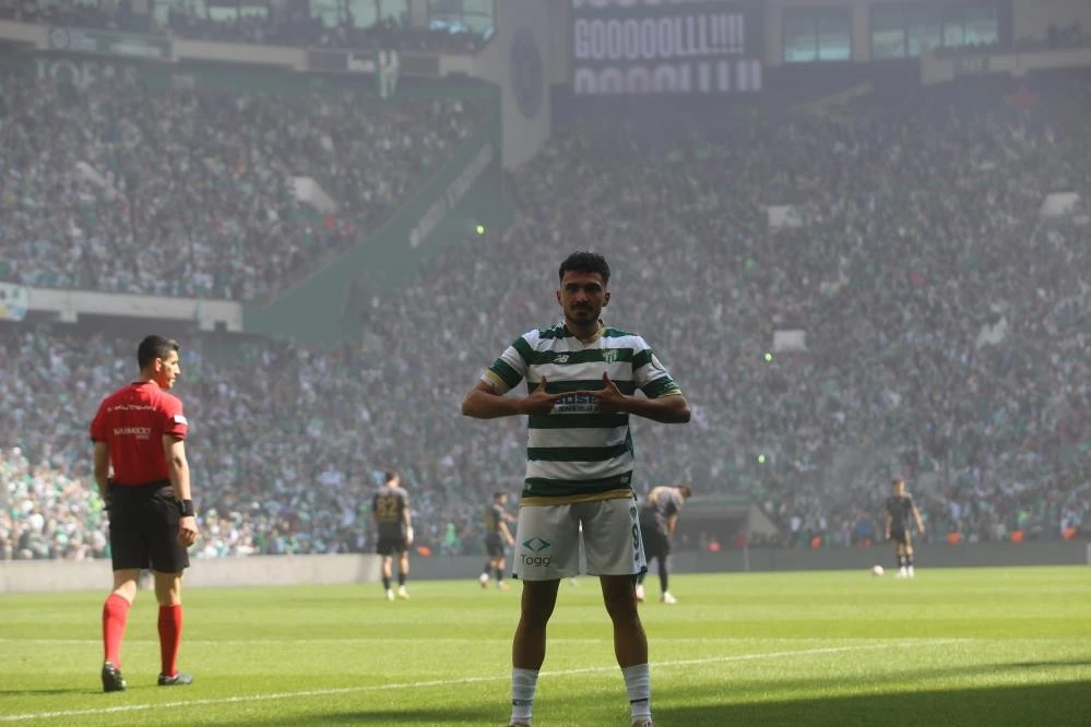 Bursaspor'un şampiyonluk maçından en özel kareler