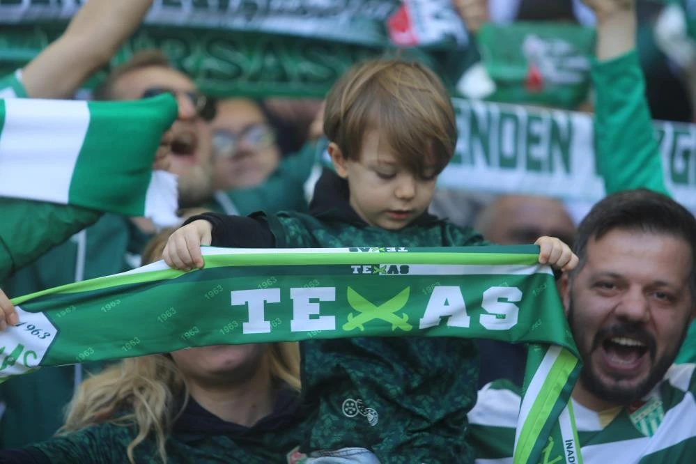 Bursaspor'un şampiyonluk maçından en özel kareler