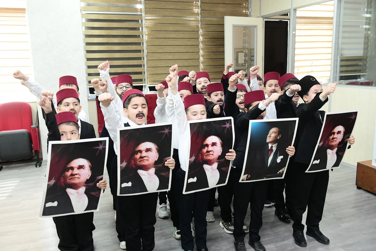 Meclis&rsquo;in a&ccedil;ılışı Kestel Belediyesi&rsquo;nde miniklerle yeniden canlandı