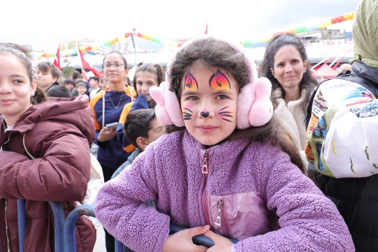 Osmangazi Belediyesi&rsquo;nden &ccedil;ocuklara 3 g&uuml;n s&uuml;recek bayram hediyesi