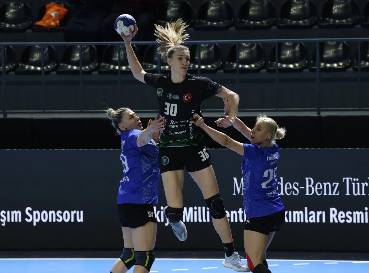 Bursa Büyükşehir Belediyespor kupada final biletini kaptı