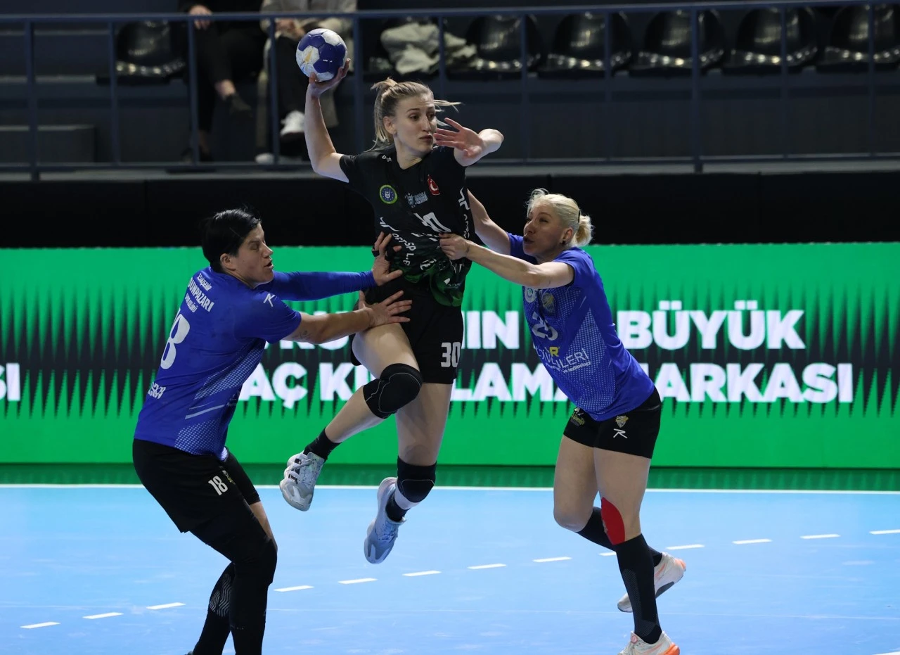 Bursa Büyükşehir Belediyespor kupada final biletini kaptı