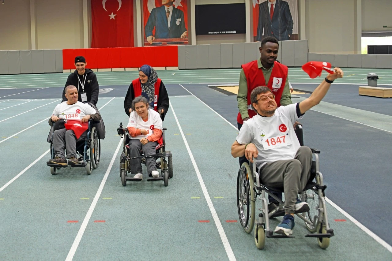 Bursa Osmangazi’de özel gereksinimli bireylerin azmi engel tanımadı