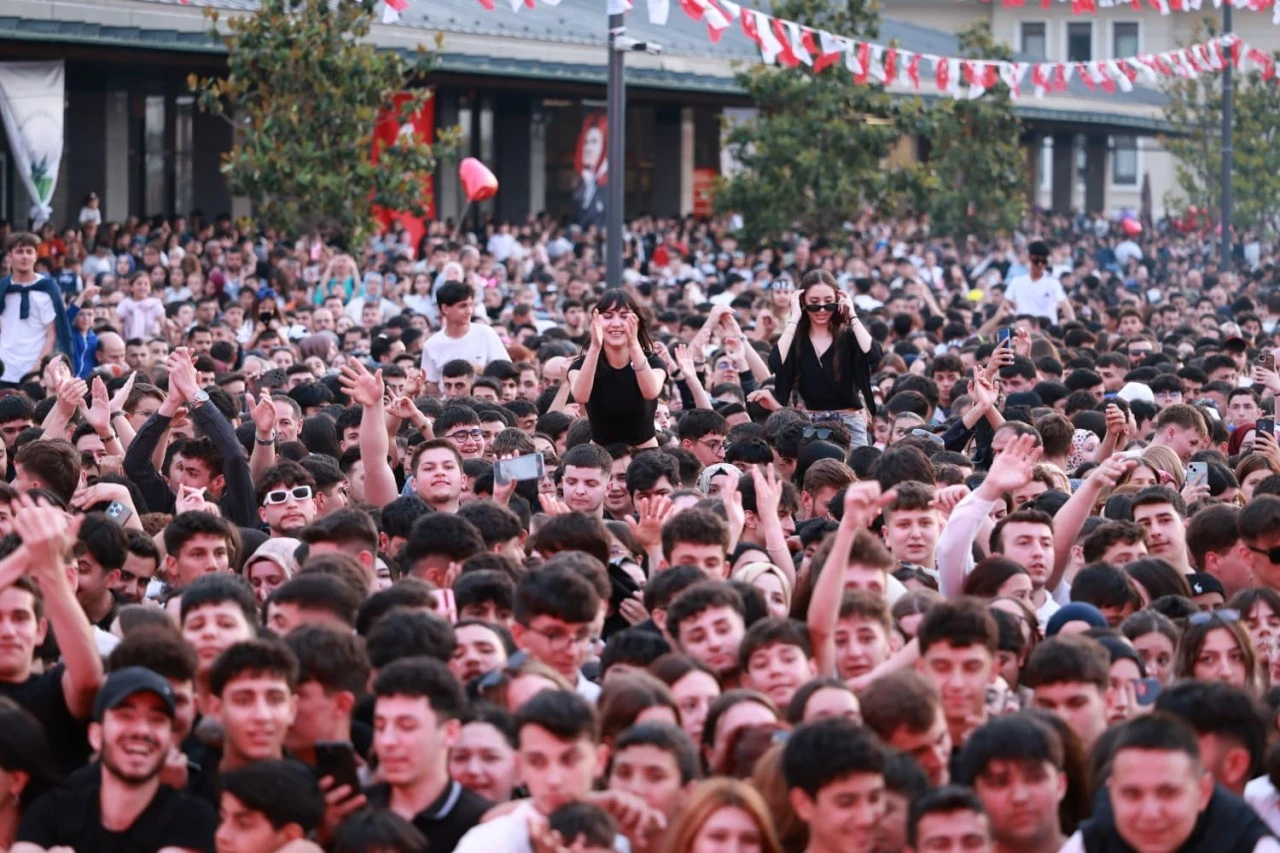 Başkan Erkan Aydın: “Gençler Sayesinde Geleceğe Umutla Bakıyoruz”