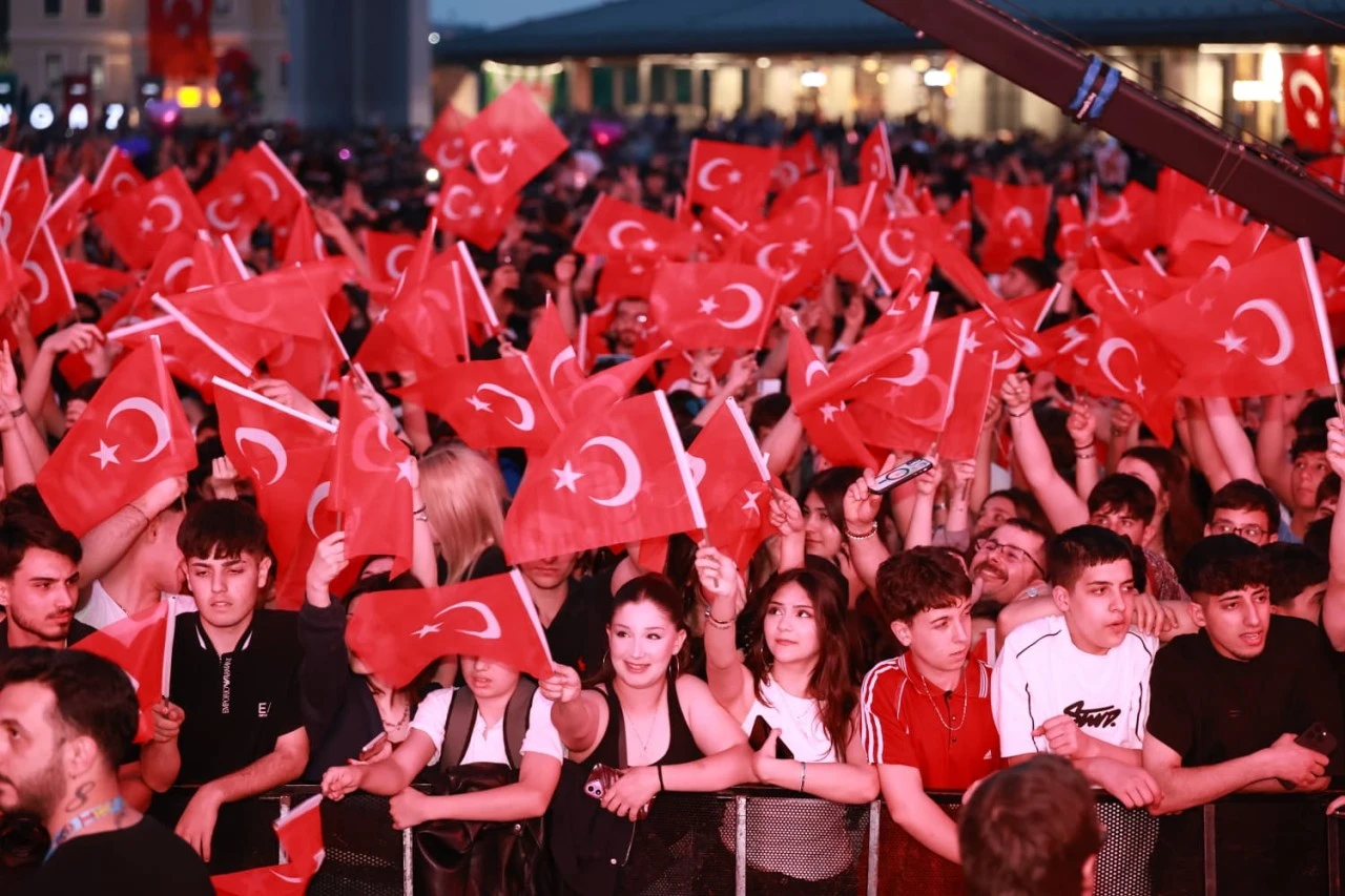 Başkan Erkan Aydın: “Gençler Sayesinde Geleceğe Umutla Bakıyoruz”