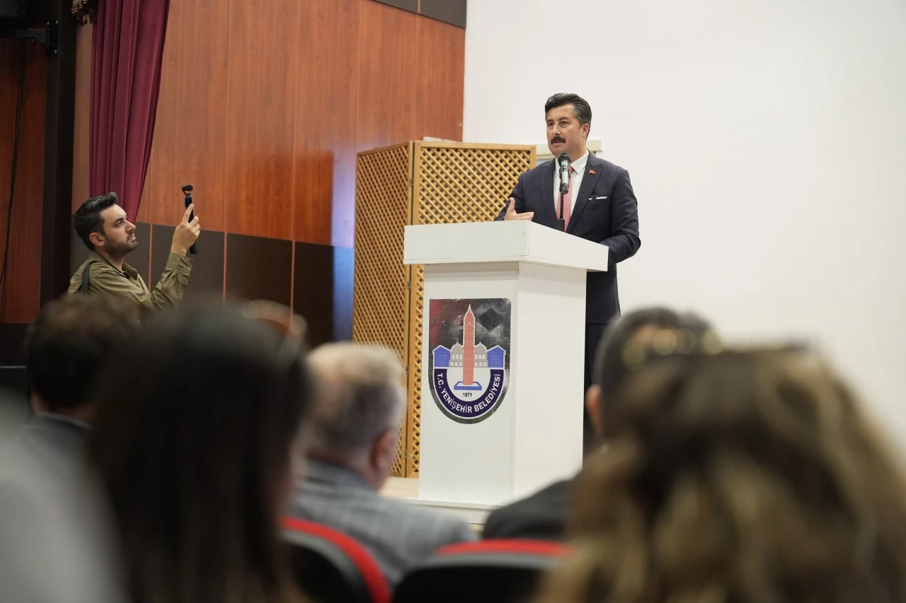 Başkan Ercan Özel'e bayramlaşmada doğum günü sürprizi
